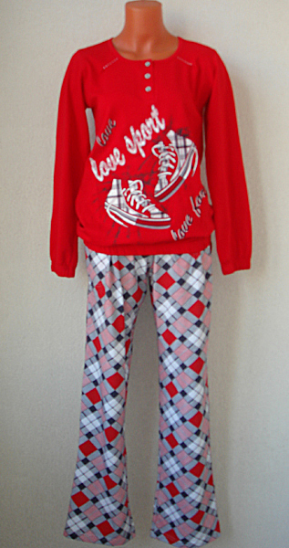 фрагмент пижамы с бриджами