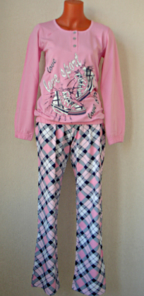 фрагмент пижамы с бриджами